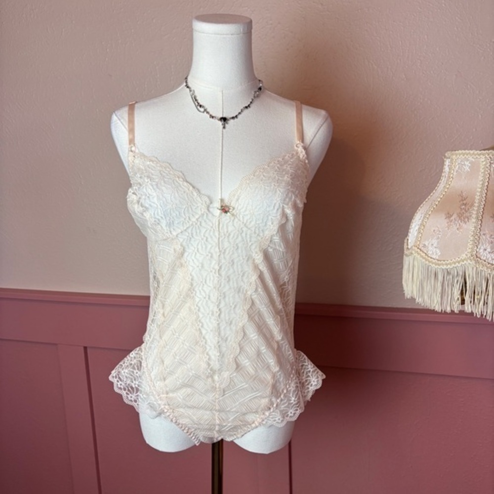 Tricot vtg coquette lace lingerie bodysuit sz medium cream ivory nylon